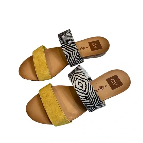 DV Bailey Slide Sandals - Picture 3 of 8